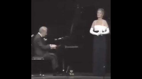 Hilarious Opera Singer Scares Old Pianist - Must-See Funny Moment