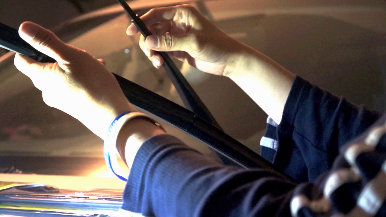 Change Wiper Blade Nissan Pathfinder 2013 and up Original to Michelin