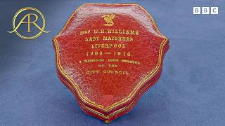 Famous ‘Most Superb’ Jewellery Case Reveals Lavish Edwardian Gift Worth Five Figures | Antiques Roadshow UK Wealth
