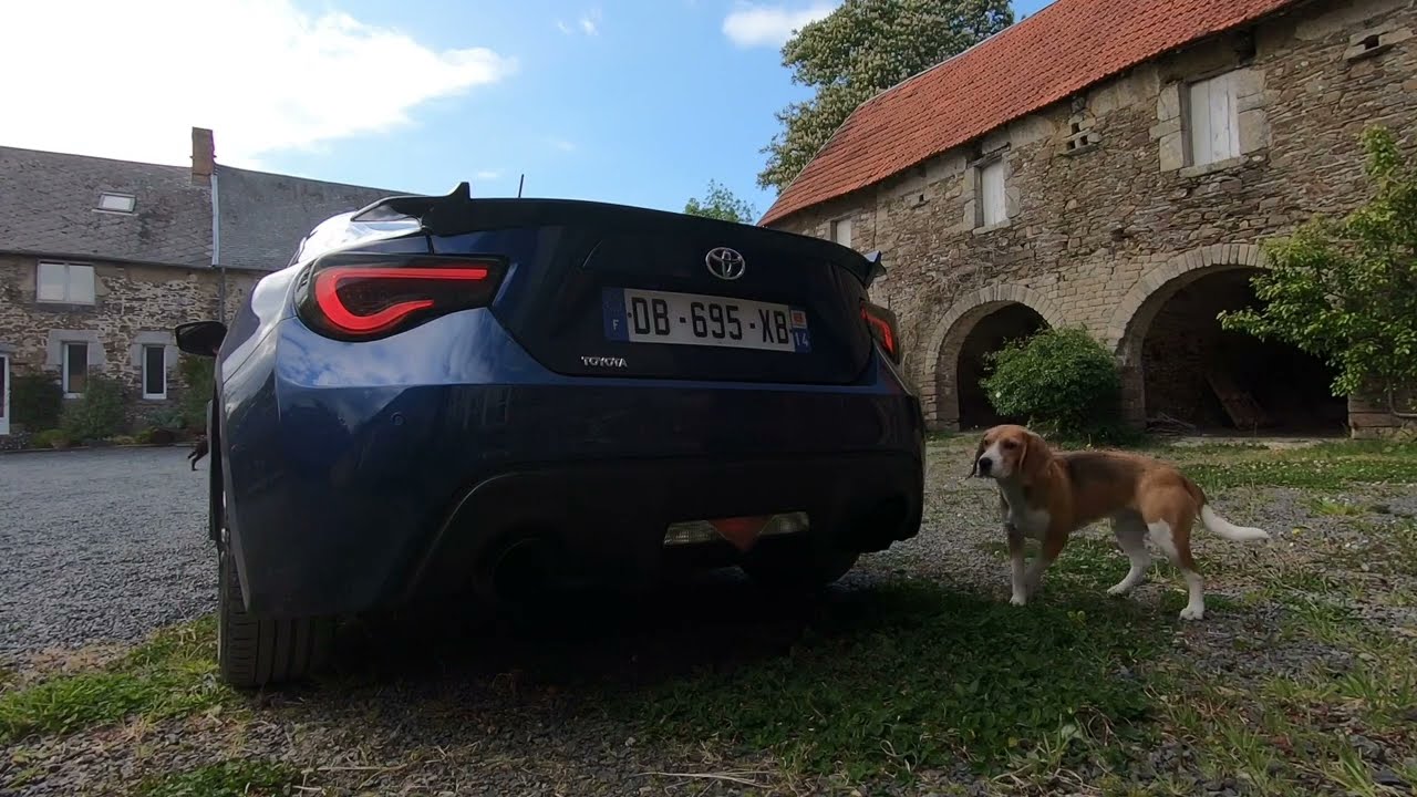 Sound of GT86 Miltek Catback Non Resonated - YouTube