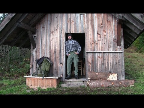 Video: Wie Man Aus Improvisierten Mitteln Eine Hütte Baut