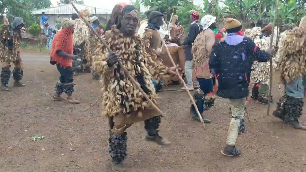 le LAA LI danse traditionnelle Bamiléké à l'ouest Cameroun