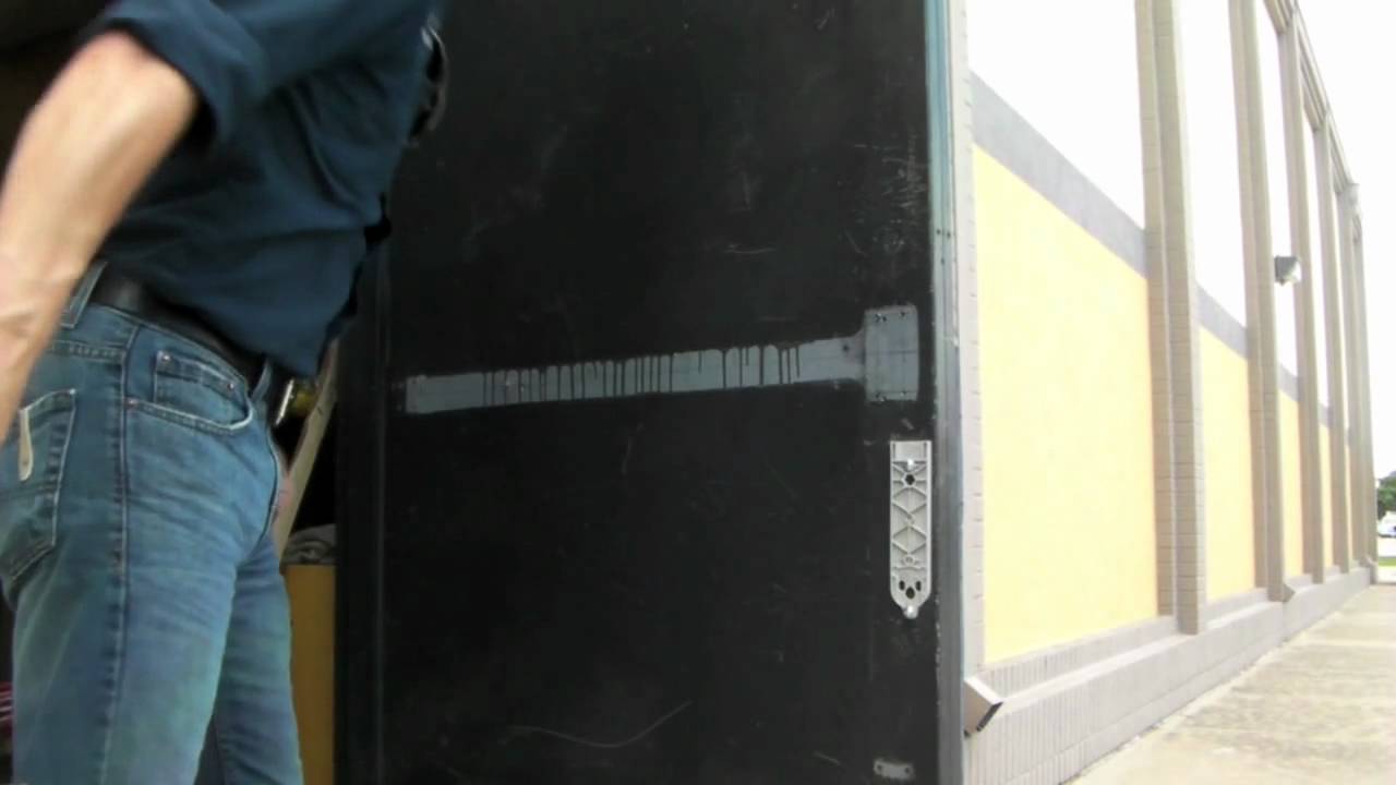 How to Remove a Detex Without Key