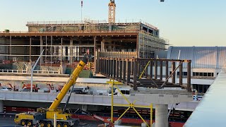 Terminal 4.5 Pedestrian Bridge Installation