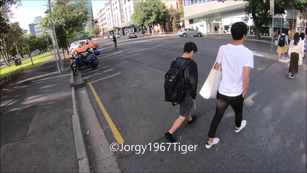 Where can I drop off my girlfriend ?- not in the bus lane