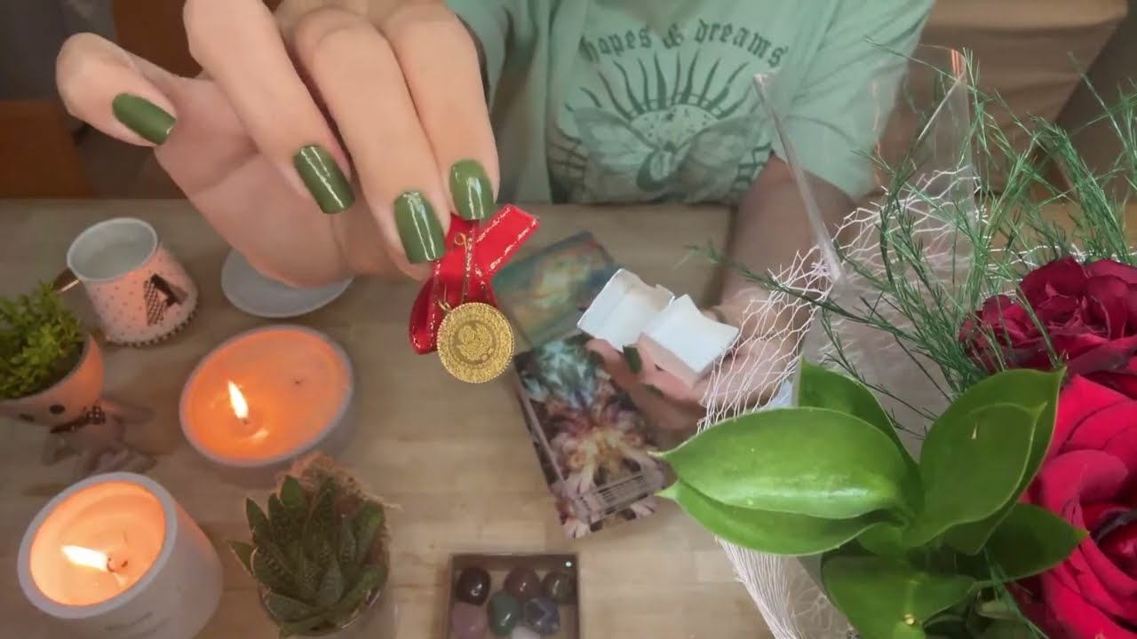 Aklındaki Kişinin ismini 3 kez Söyle Bilinçaltı Durumunu Öğren Tarot Açılımı👉🏼​⁠@aysegulerginvlog