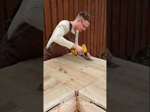 🍳🏡 He Built a Full Outdoor Kitchen From Pallets… Bold Move 😳