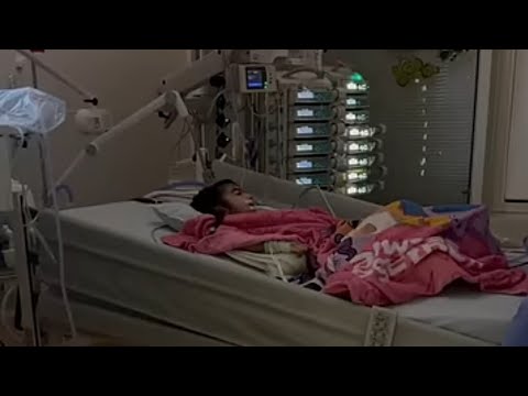 لحضة وفاة أميرة الصغيرة داخل المستشفى وانهيار امها بالبكاء