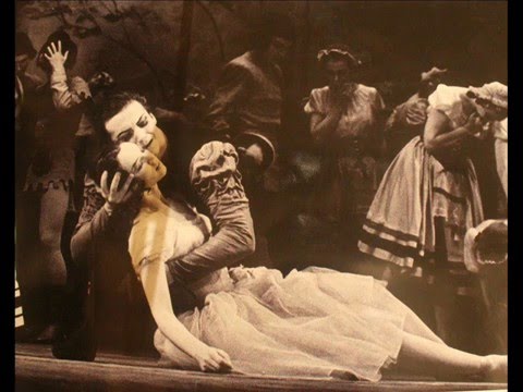 მარის ლიეპას ფოტოებისა და კოსტუმების გამოფენა თბილისში.