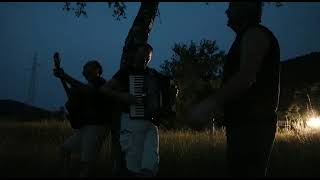 Krezubica Cajka Za Malisane Satira I Parodija