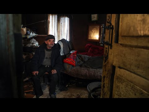 მარტოხელა მოხუცი ფიცრულში ცხოვრობს - მერი ხელფასს იზრდის და ახალ მანქანებს ყიდულობს