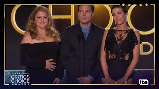 Kristen Wiig \& Annie Mumolo Troll Jamie Dornan During His Speech | 27th Critics Choice Awards | TBS