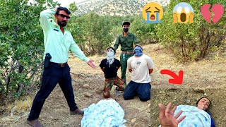 β³π¨ Just Seconds from Disaster! Police Find Half-Dead Mother After Days of Searching π±π