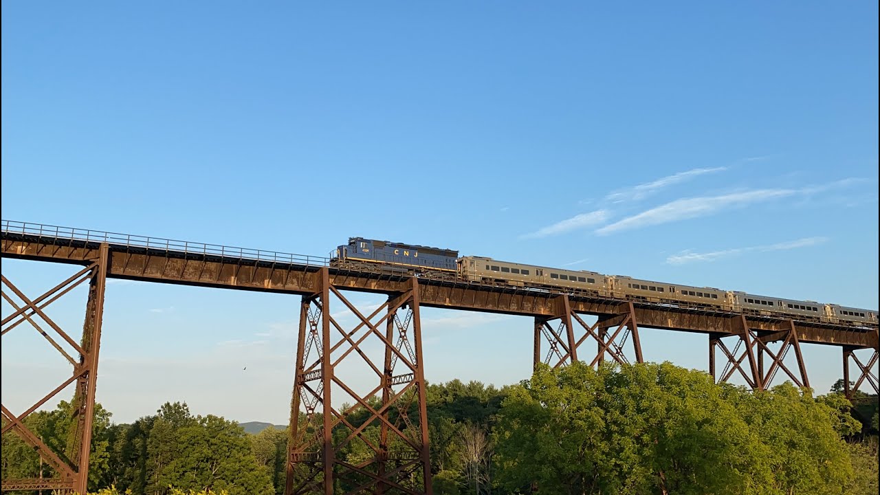 NJ Transit / Metro-North Port Jervis Line Evening Trains @ Moodna Viaduct w/ CNJ 4109 (9/8/20)
