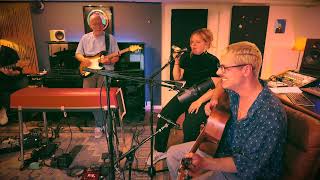 WILDCARD SESSIONS #3 - Ben McNamara & Eleni: Gimme Shelter