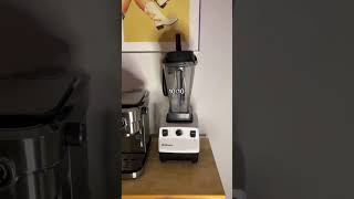 vitamix saves lives #kitchenhack #chefhack #chef #hack... #Shorts #amberiscookin
