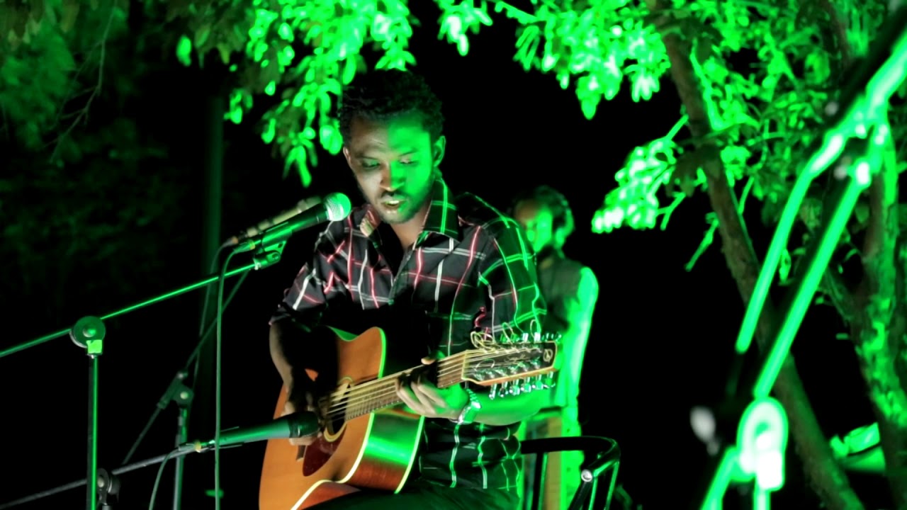Nganji - Nzobimenya (live at kigali acoustic session)