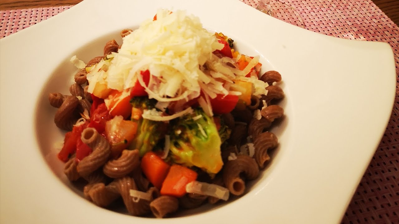 Kochen zuhause. Profiküche, gewürzt mit Herz & guter Laune. (Heute: Pasta Vegetarisch)