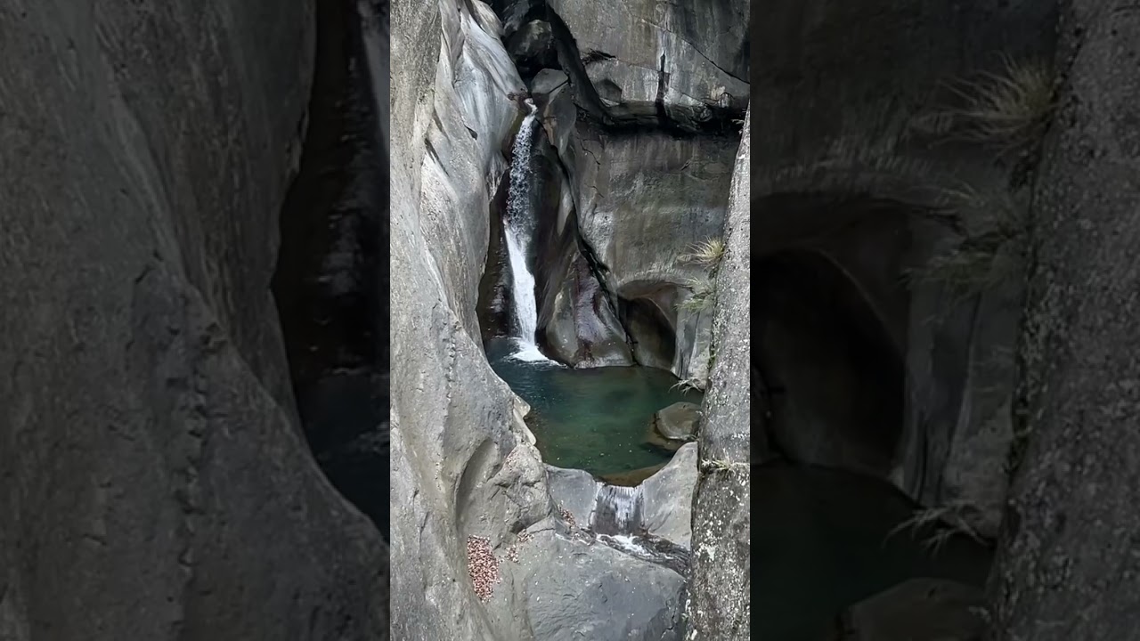 Jianshi Hsinchu Taiwan/ Frog Rock Falls