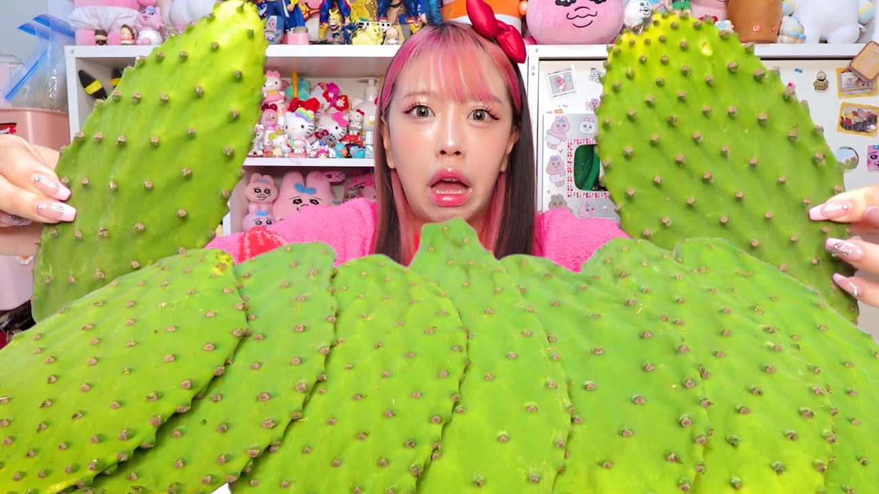 It's way too hot lately, so I'm going on a cactus-eating spree