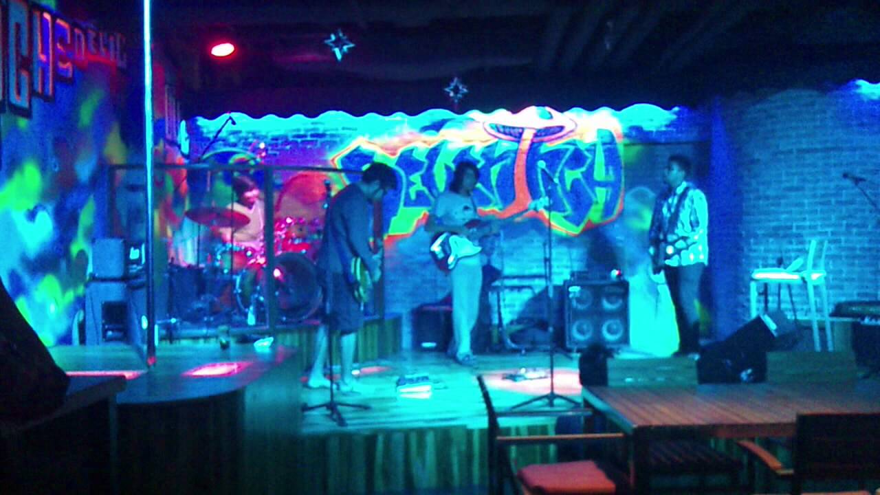 Arajua's Live Band Performance "Sky" @ Seven Inch Bar, Clarke Quay