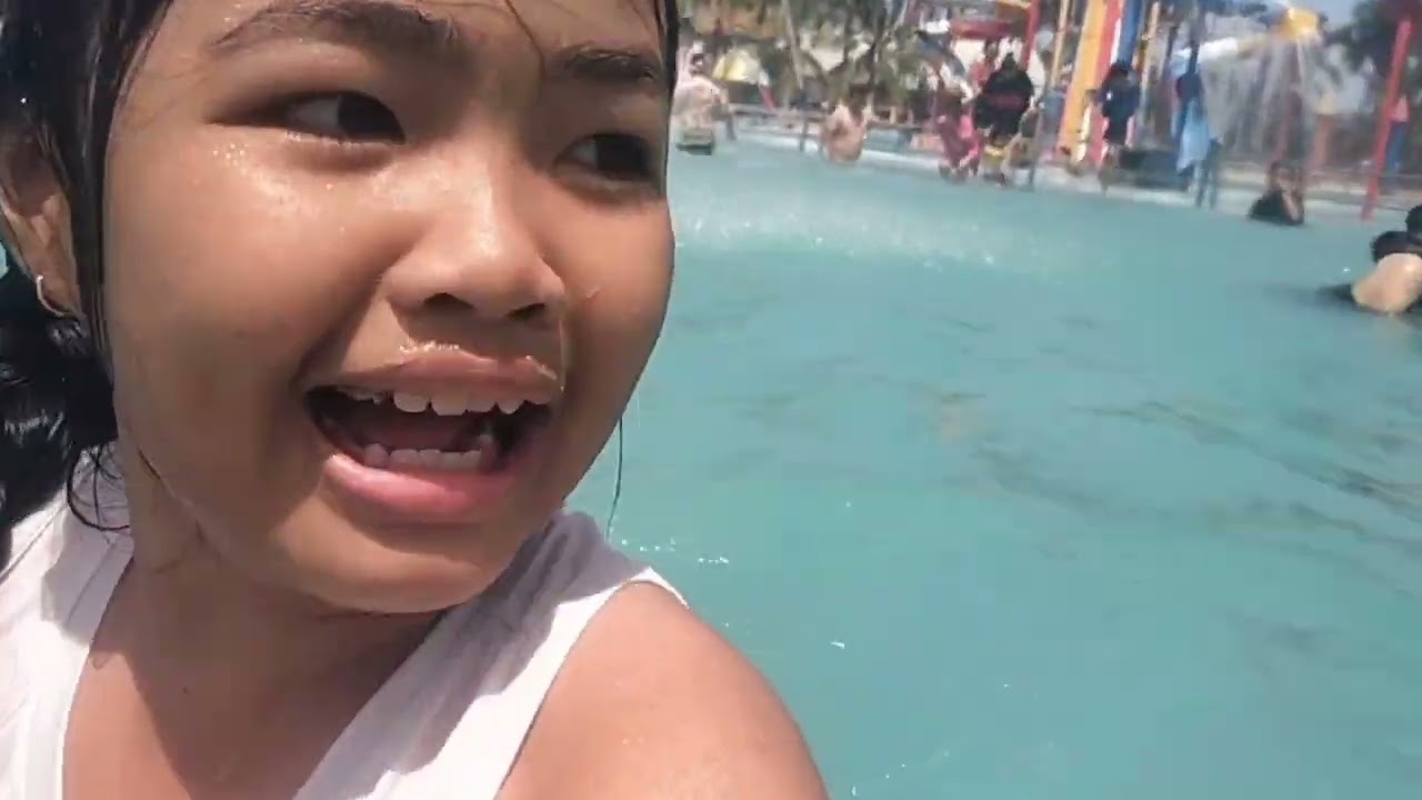 Đi tắm biển từ 12h đến 14h