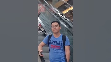 Thumbnail of A violinist appear on the escalators 😱🎻