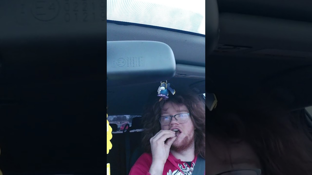 Trying the new Hershey Caramel!