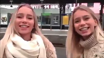 LISA AND LENA FUNNY MOMENTS AND REALLY VOICE!