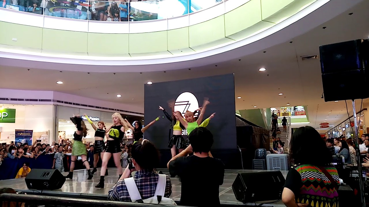 Z GIRLS - What You Waiting For FANCAM @ SM Dasmarinas - PH