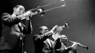 Louis Armstrong   Kiss of Fire Lyrics Resimi