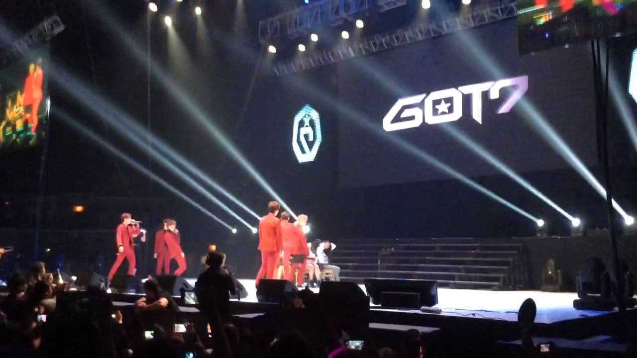 [fancam] 111415 GOT7 in Manila - Game ( musical chair )