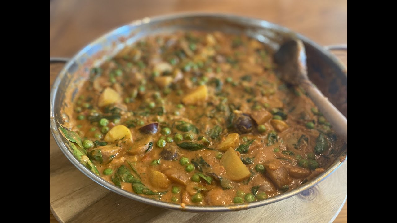 Рагу из картофеля и гороха с кокосовым карри