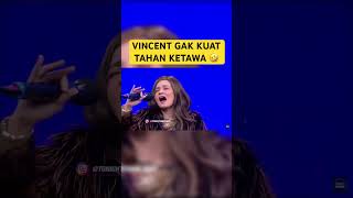 Enzy Sdane Gak Fokus Nyanyi Diketawain Vincentvincent enzy tonightshow