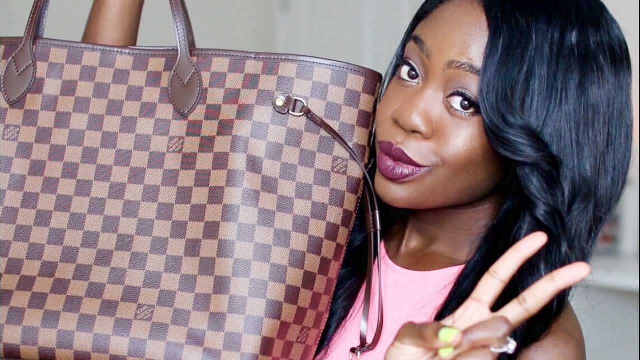 What&#39;s In My Bag | Louis Vuitton Neverfull GM | Carry On Edition - YouTube