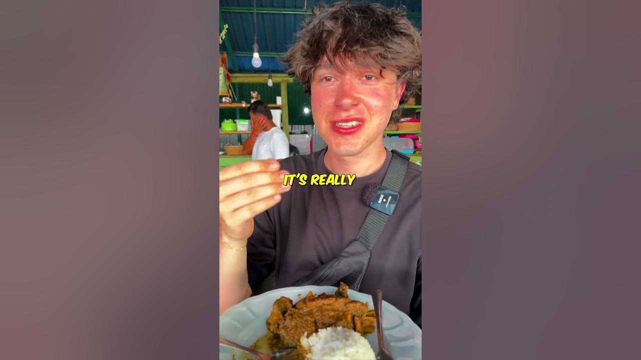 Tom Tries Beef Rendang For The First Time! 🇮🇩 #indonesia