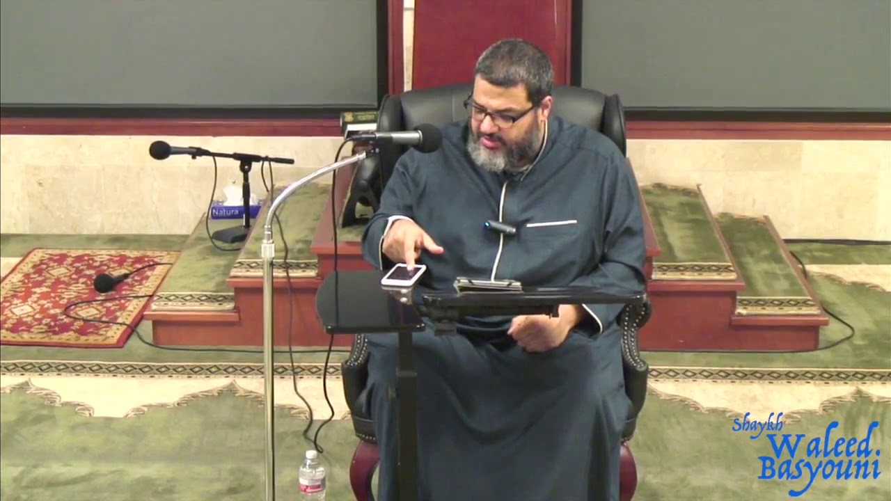 Shaykh Muqbil coming late for the Prayer