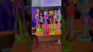 Famous PART 2 OF MAKING THE ENTIRE MONSTER HIGH SCHOOL DAWN OF THE DANCE Net Worth