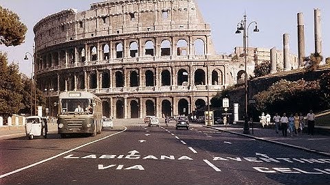 Hunt for tourist who carved name in Colosseum intensifies