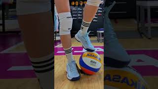 Кроссовки волейбольные Asics UPCOURT 5 ждут вас в магазине KINASH.RU