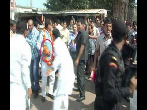 NSG Commando Pushes CM Shivraj Singh Chauhan