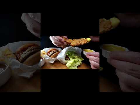 [ #Shorts ]大盛りモスバーガー[ASMR 咀嚼音 飯テロ 動画]ダブルモスチーズバーガー他バーガー3種とモスチキン(唐揚げ)を食べるオヤジ動画Japan紙シャカ音注意