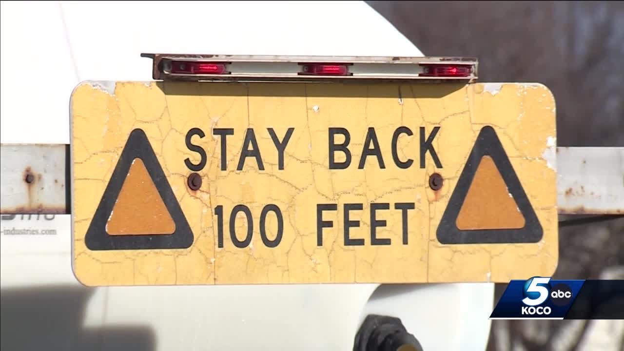 Oklahoma City crews prepare roads for snow risk on Thursday - YouTube