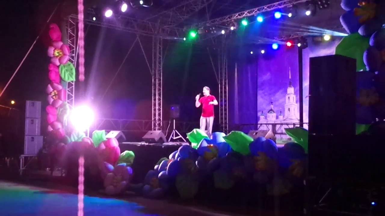 Стриптиз на капоте