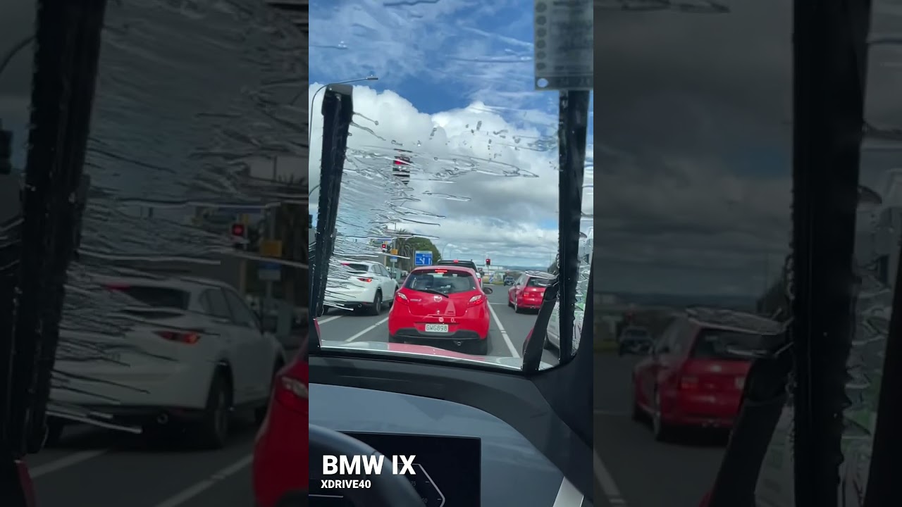 BMW IX Innovation: windscreen washers that spray in the direction the wiper blade is travelling