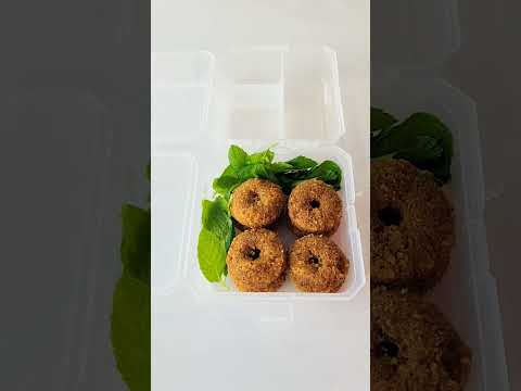 بعد ما بعتت هيفي طلعت لعند هيلين وعملتلتها لانش بوكس فيه فلافل