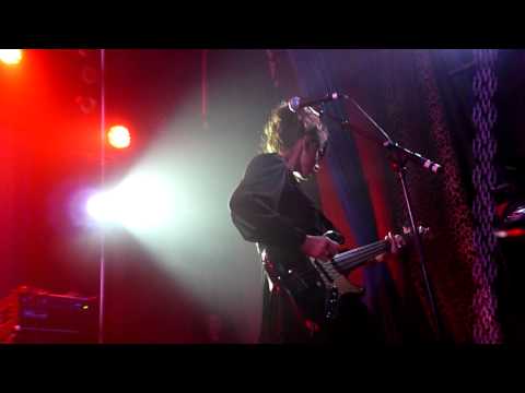 dum-dum-girls----bedroom-eyes----live-paris-2012