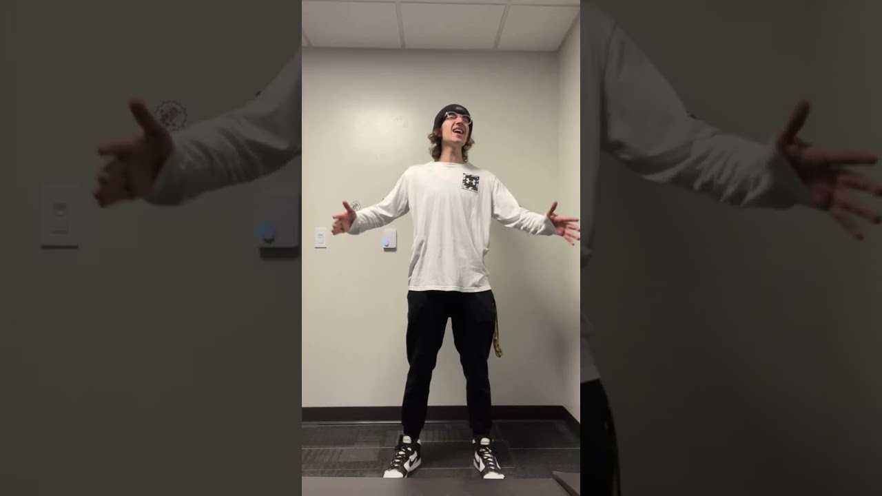 Conner Moll sings 'Mama Says' preview