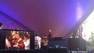 Marvin Hamlisch conducts and plays the I Love Lucy theme song