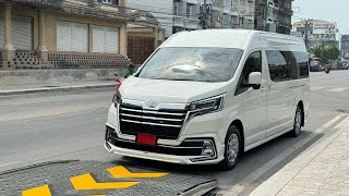 TOYOTA HIACE COMMUTER VIP LUXURY 2024 พร้อมส่งมอบ ป้ายแดงพร้อมแต่งจากยนต์เจริญ